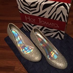 Wore once for prom size 8m hot tomato heels